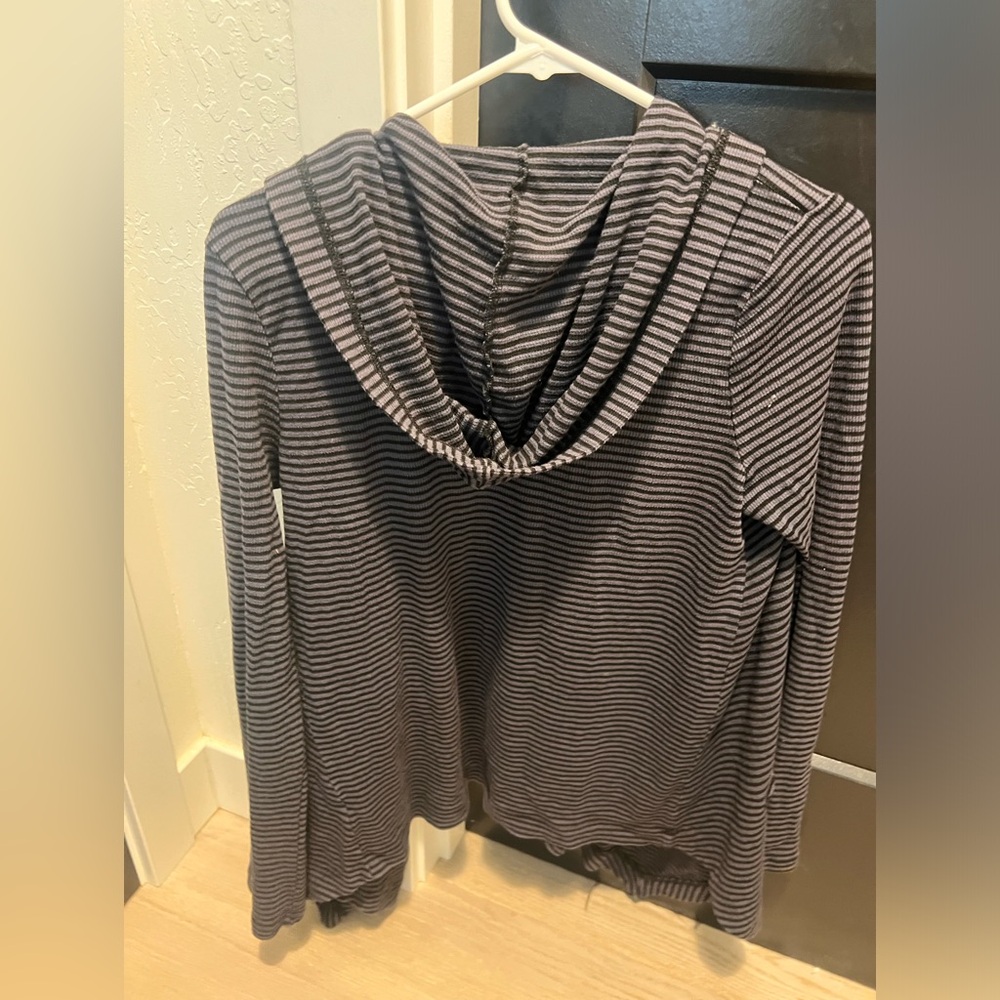 Like new women’s Splendid cardigan size L - Picture 3 of 3